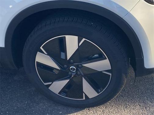 2024 Volvo XC40 Recharge Pure Electric Core