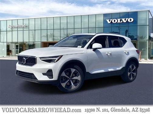 2025 Volvo XC40 B5 Core Bright Theme