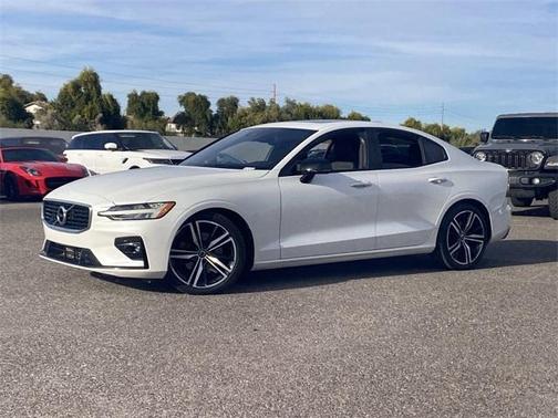 2019 Volvo S60 T5 R-Design