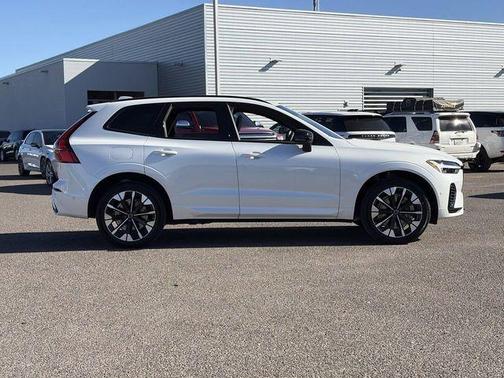 Crystal White 2026 Volvo XC60 Plug-In Hybrid T8 Plus