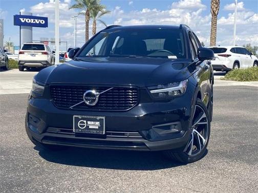2022 Volvo XC40 T5 R-Design