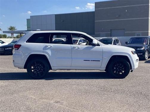 2022 Jeep Grand Cherokee WK Laredo