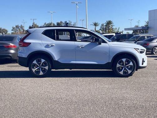 2026 Volvo XC40 B5 Plus