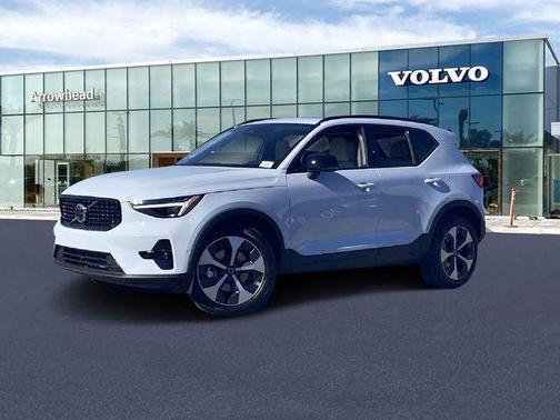 2026 Volvo XC40 B5 Plus