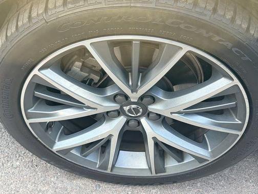 Blackstone 2017 Volvo S90 T5 Momentum