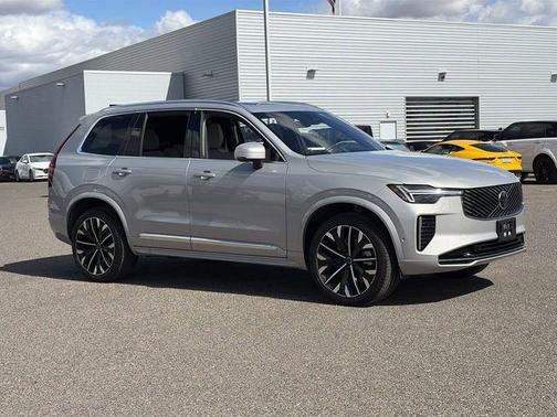 2025 Volvo XC90 B6 Plus 7-Seater