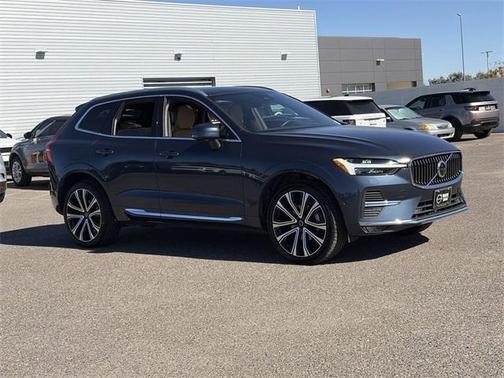 2023 Volvo XC60 B5 Ultimate Bright Theme