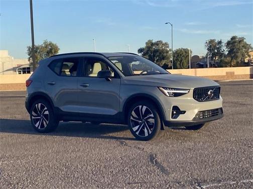 2026 Volvo XC40 B5 Ultra