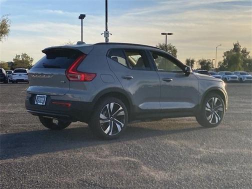 2026 Volvo XC40 B5 Ultra