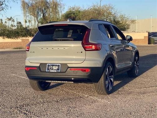 2026 Volvo XC40 B5 Ultra