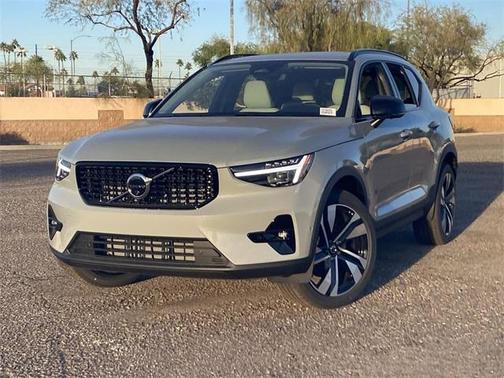 2026 Volvo XC40 B5 Ultra