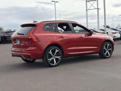 Fusion Red Metallic 2022 Volvo XC60 B5 R-Design