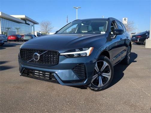 2025 Volvo XC60 Plug-In Hybrid T8 Core