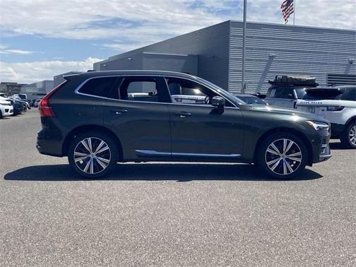 2022 Volvo XC60 B6 Inscription
