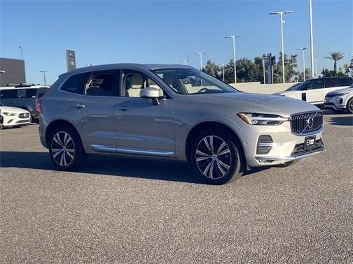 2022 Volvo XC60 B5 Inscription