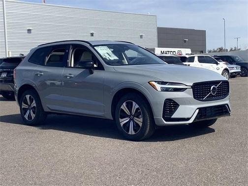 2025 Volvo XC60 Plug-In Hybrid T8 Core