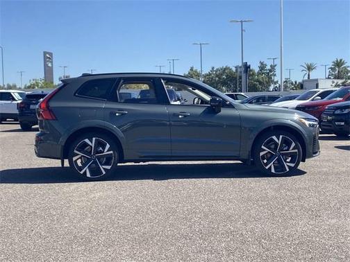 2026 Volvo XC60 Plug-In Hybrid T8 Ultra