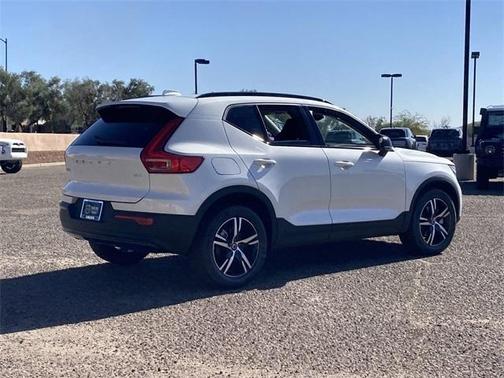 2026 Volvo XC40 B4 Core