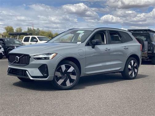 2025 Volvo XC60 Plug-In Hybrid T8 Plus