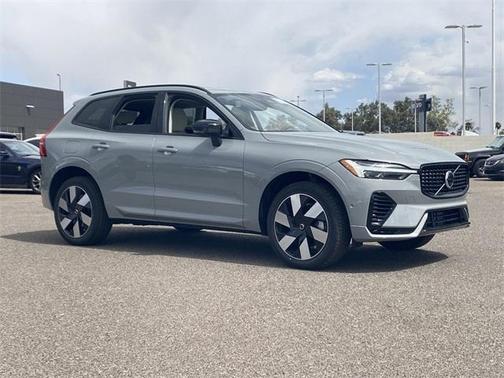 2025 Volvo XC60 Plug-In Hybrid T8 Plus