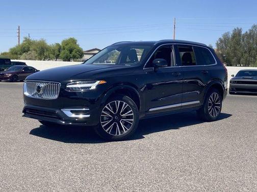 Onyx Black Metallic 2025 Volvo XC90 Plug-In Hybrid T8 Plus 7-Seater