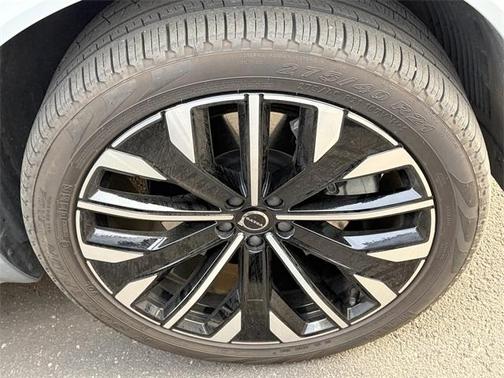 2025 Volvo XC90 Plug-In Hybrid T8 Ultra 7-Seater