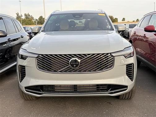 2025 Volvo XC90 Plug-In Hybrid T8 Ultra 7-Seater