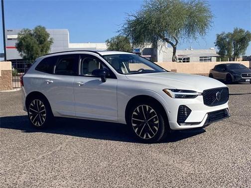 2026 Volvo XC60 B5 Ultra