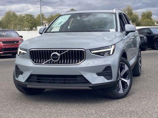 Gray Metallic 2025 Volvo XC40 B5 Core Bright Theme