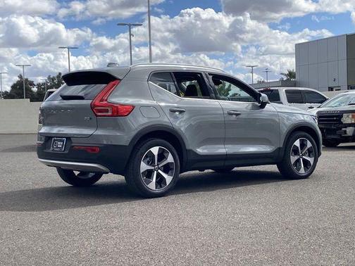 Gray Metallic 2025 Volvo XC40 B5 Core Bright Theme