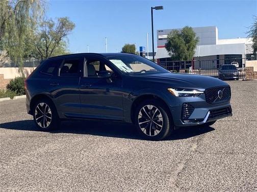 2026 Volvo XC60 B5 Plus