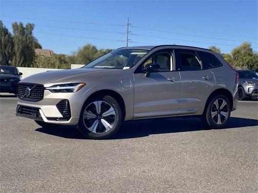 2025 Volvo XC60 Plug-In Hybrid T8 Core