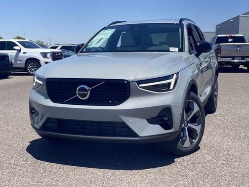 Metallic 2026 Volvo XC40 B5 Plus