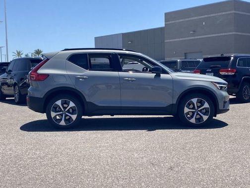 Metallic 2026 Volvo XC40 B5 Plus