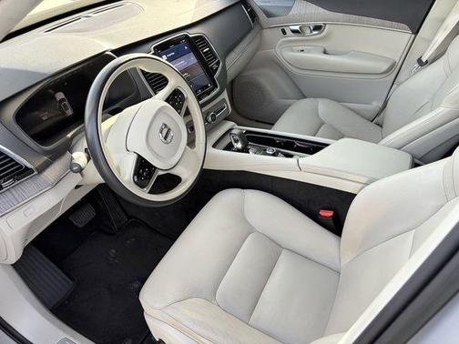 Silver 2023 Volvo XC90 B6 Plus 6-Seater