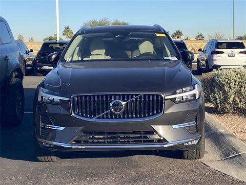 2023 Volvo XC60 B5 Plus Bright Theme