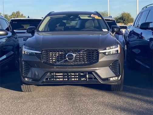 2025 Volvo XC60 B5 Core