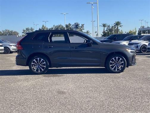 2025 Volvo XC60 B5 Core