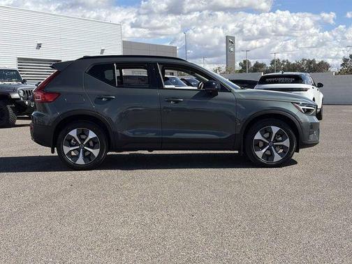 2026 Volvo XC40 B4 Core