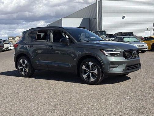 2026 Volvo XC40 B4 Core