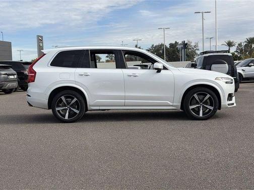2019 Volvo XC90 T6 R-Design