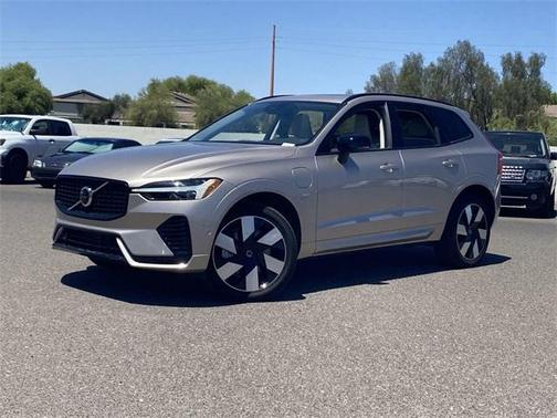 2025 Volvo XC60 Plug-In Hybrid T8 Plus