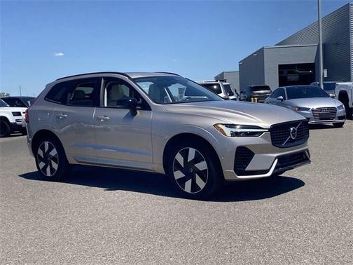 2025 Volvo XC60 Plug-In Hybrid T8 Plus