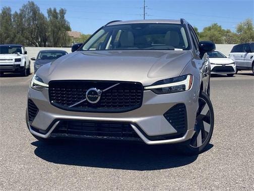 2025 Volvo XC60 Plug-In Hybrid T8 Plus
