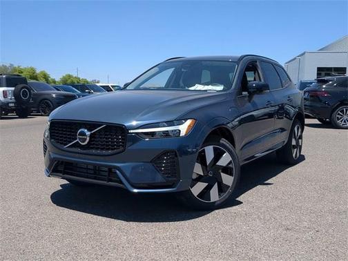 2025 Volvo XC60 Plug-In Hybrid T8 Plus