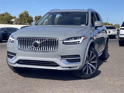 2025 Volvo XC90 B5 Core