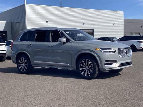 2025 Volvo XC90 B5 Core