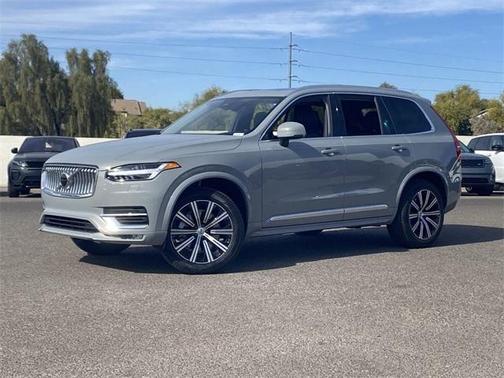 2025 Volvo XC90 B5 Core