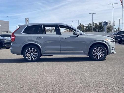 2025 Volvo XC90 B5 Core