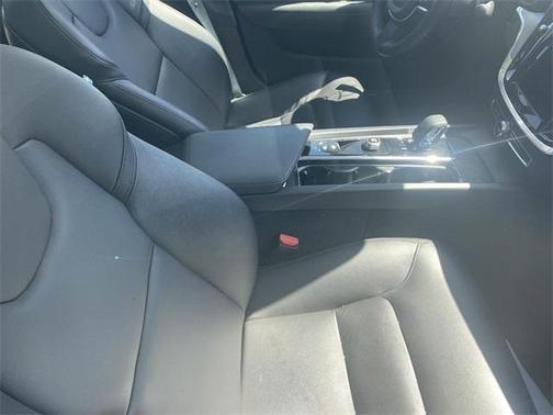 2025 Volvo S60 B5 Core